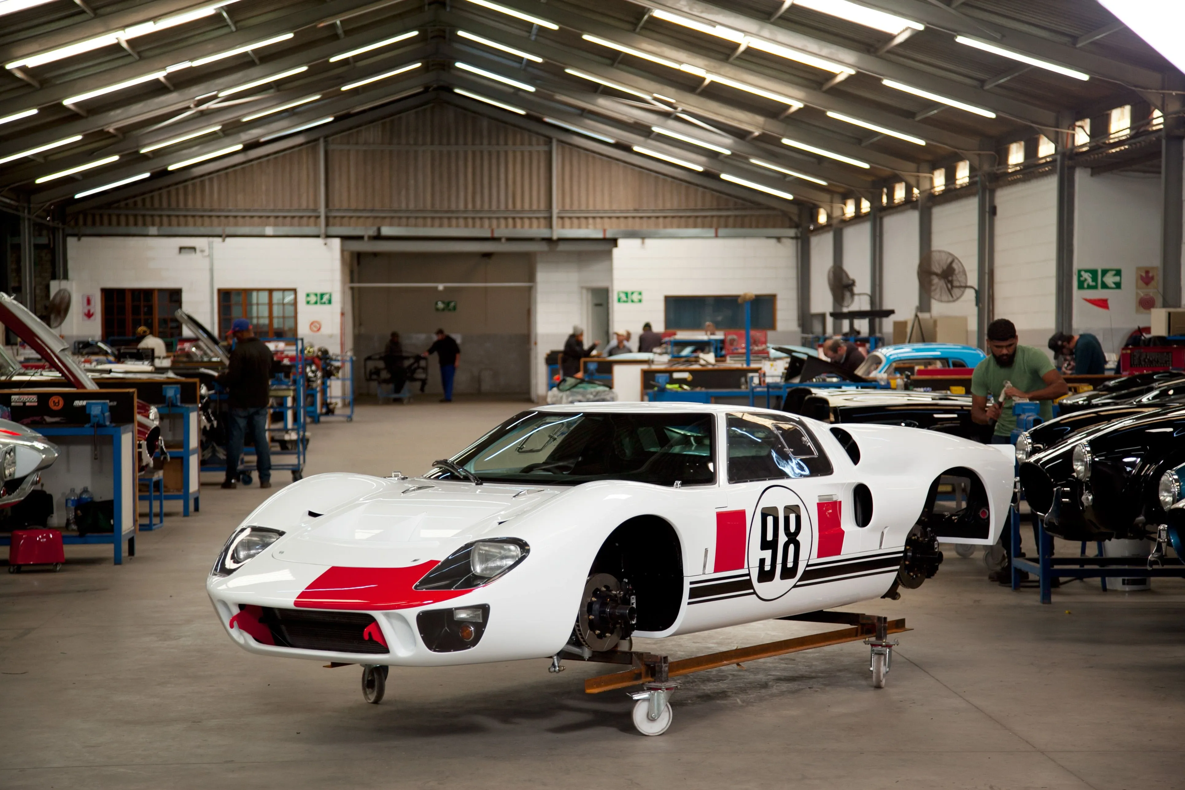 6000+ MODERN PRECISION HANDCRAFTED AMERICAN MUSCLE CARS SHOWCASING TIMELESS DESIGNS